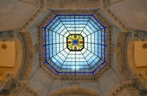 Looking up at the Indiana Statehouse's Rotunda